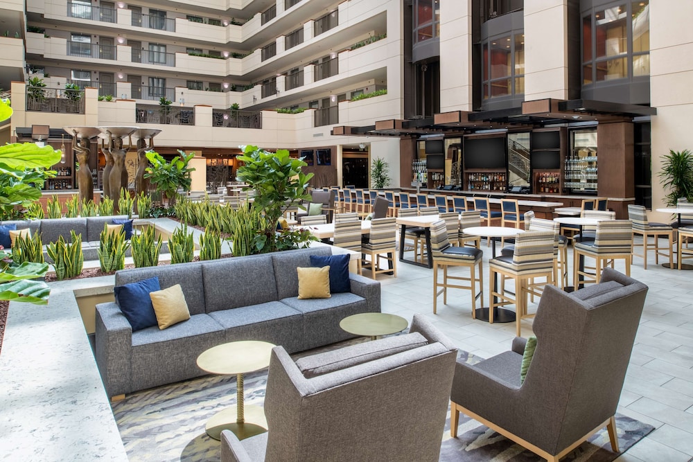 Embassy Suites by Hilton Sacramento Riverfront Promenade - photo 3