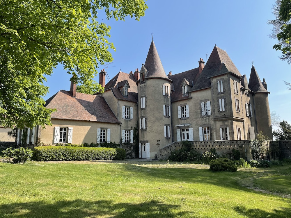 Chateau de Bruges — 4-Star Luxury Hotel in Lapeyrouse-Fossat, France