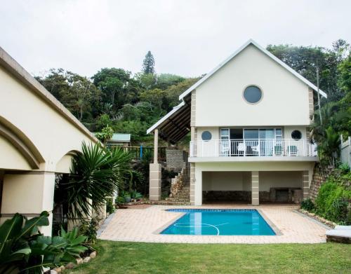 Ocean Breeze Beach House — 4-Star Luxury Hotel in Port Shepstone, South Africa