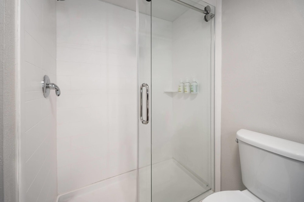 Wingate by Wyndham Dublin Near Claytor Lake State Park - photo 39
