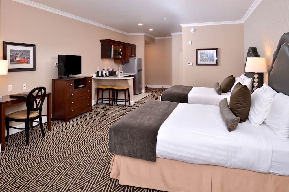 Majestic Inn & Spa - photo 40