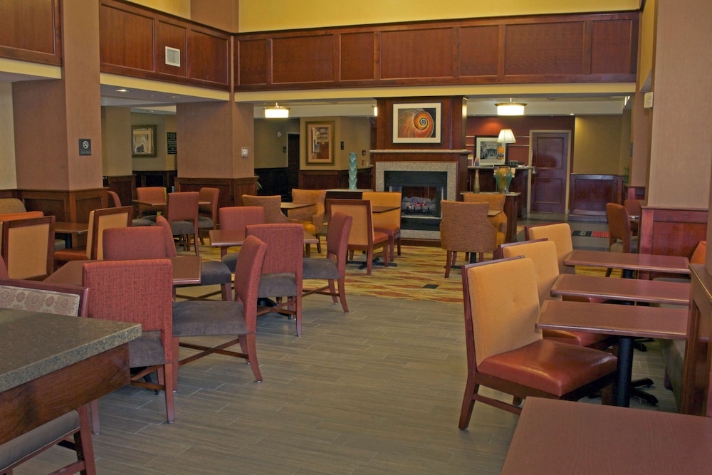 Hampton Inn & Suites Norfolk Airport - photo 4