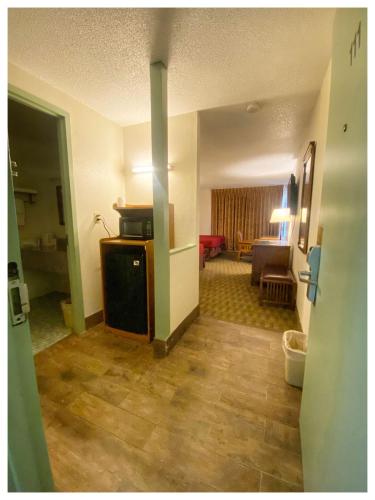 Galesburg Extended Stay - photo 18