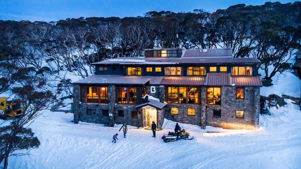 Boonoona Ski Lodge — 4-Star Luxury Hotel in Kosciuszko National Park, Australia