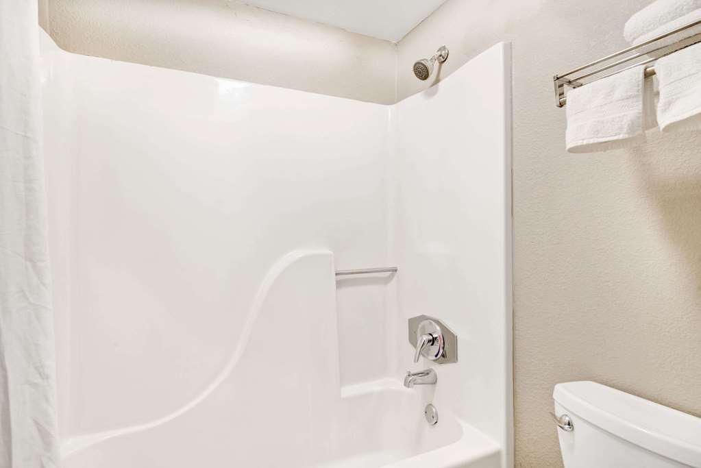 Super 8 by Wyndham Lakeland - photo 12