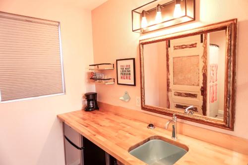 The Blue Buffalo Motel in Douglas, United States