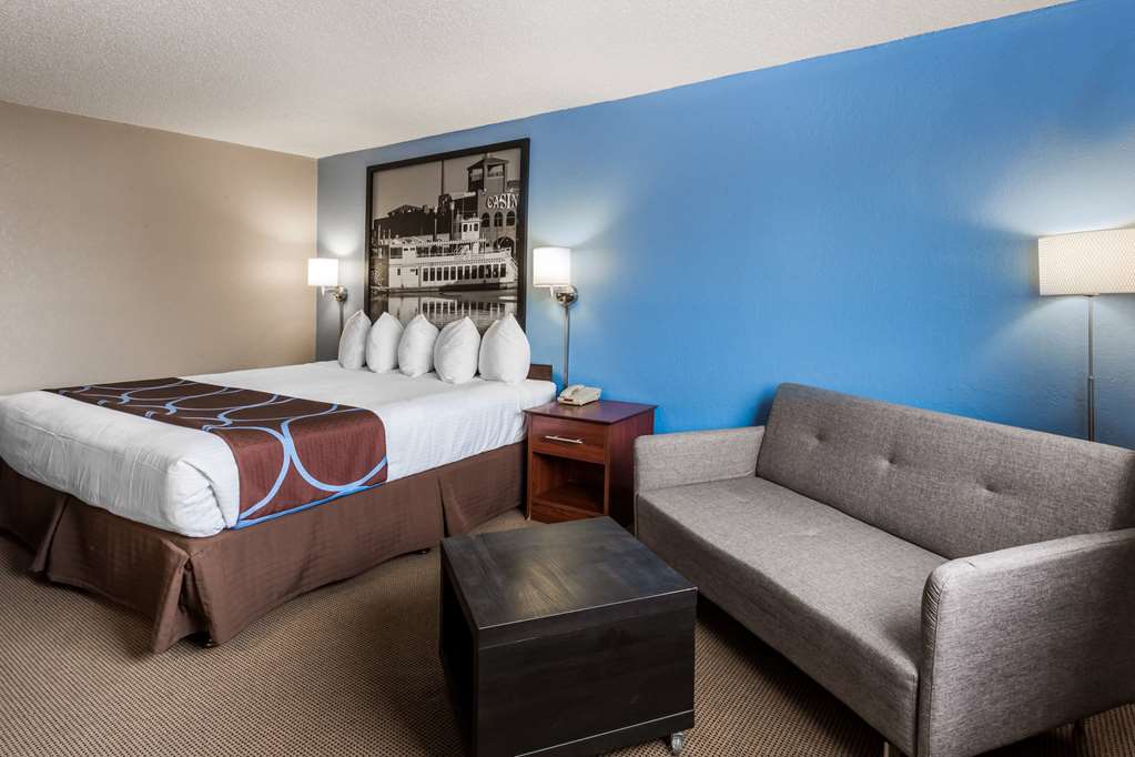 Super 8 by Wyndham Dubuque - photo 10