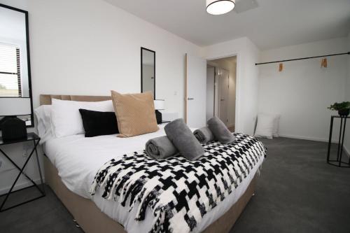 Boutique One BR Free Parking — 4-Star Luxury Hotel in Taunton, United Kingdom