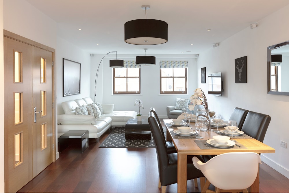 Hampden Apartments The Henry — 4-Star Luxury Hotel in Windsor, United Kingdom