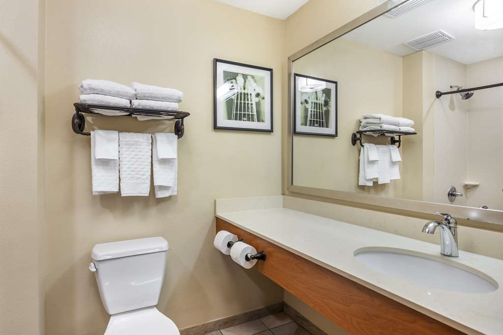 Best Western Plus Tuscumbia Muscle Shoals Hotel and Suites - photo 43