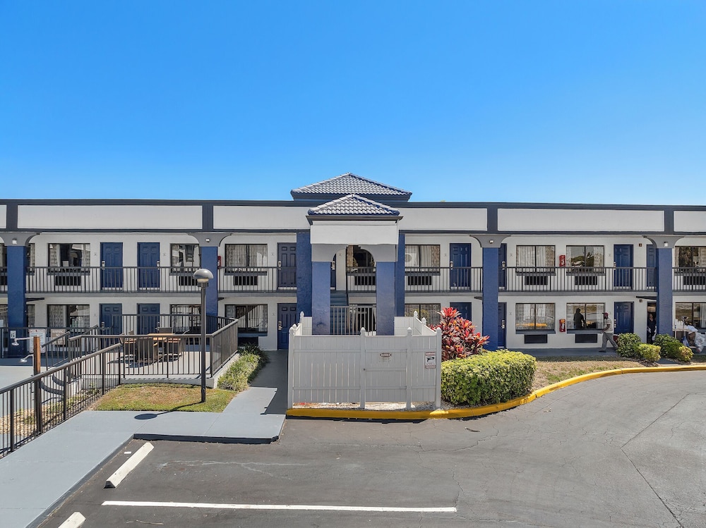 Baymont by Wyndham Orlando East - photo 51