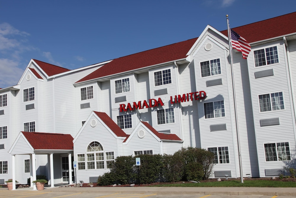 Ramada Limited by Wyndham Bloomington I 55 & I 74 IL - photo 2