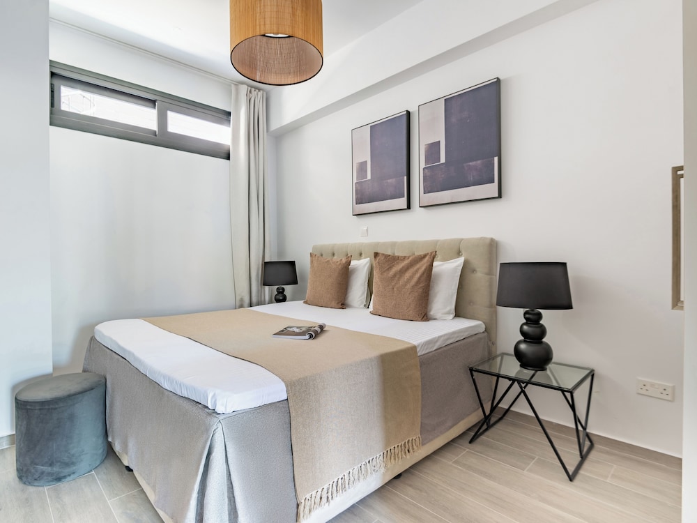 Charming vacation apartment in the middle of the Limassol sun All yours