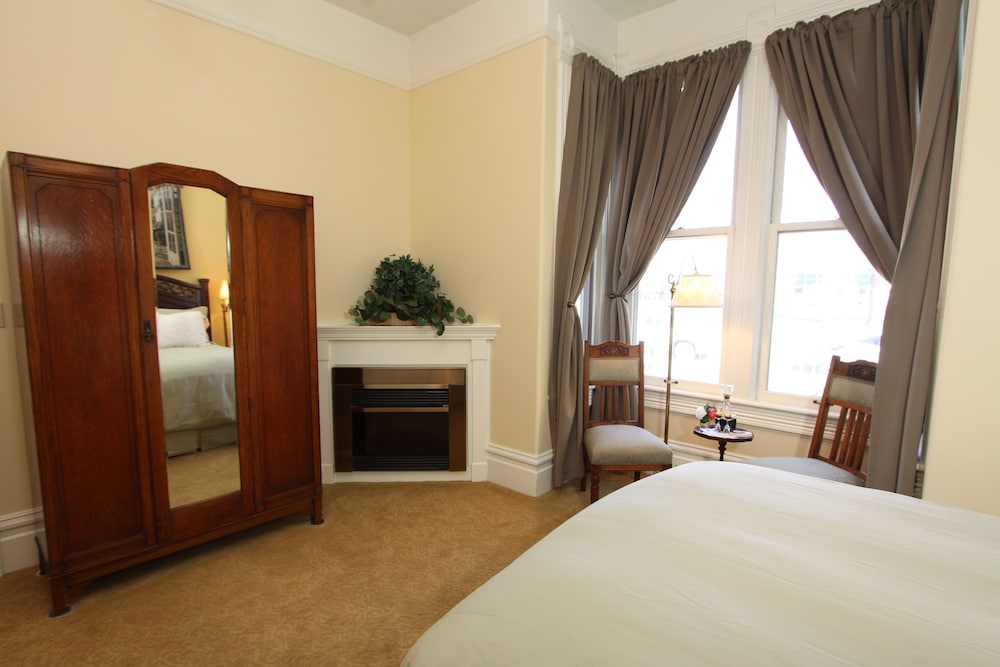 Hennessey House - photo 11