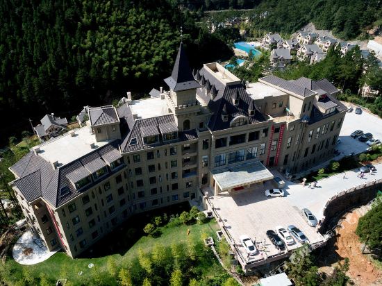 New Century Manju Holiday Hotel — hotel in Tianfu