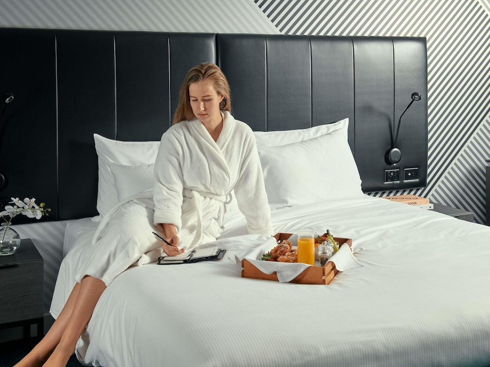 Mövenpick Hotel Melbourne On Spencer — 4-Star Luxury Hotel in Melbourne, Australia