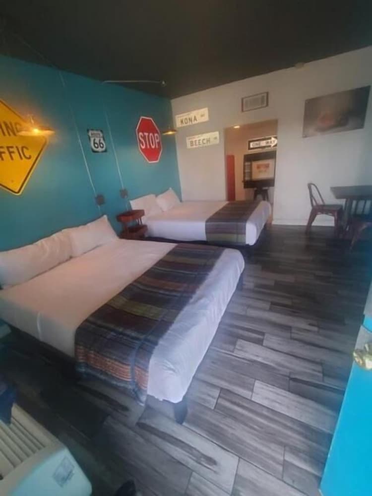 Desert Hills Motel - photo 30