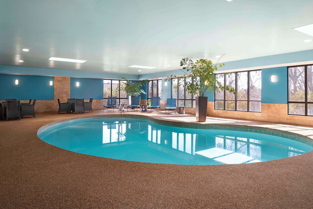 Hampton Inn Chicopee Springfield - photo 27