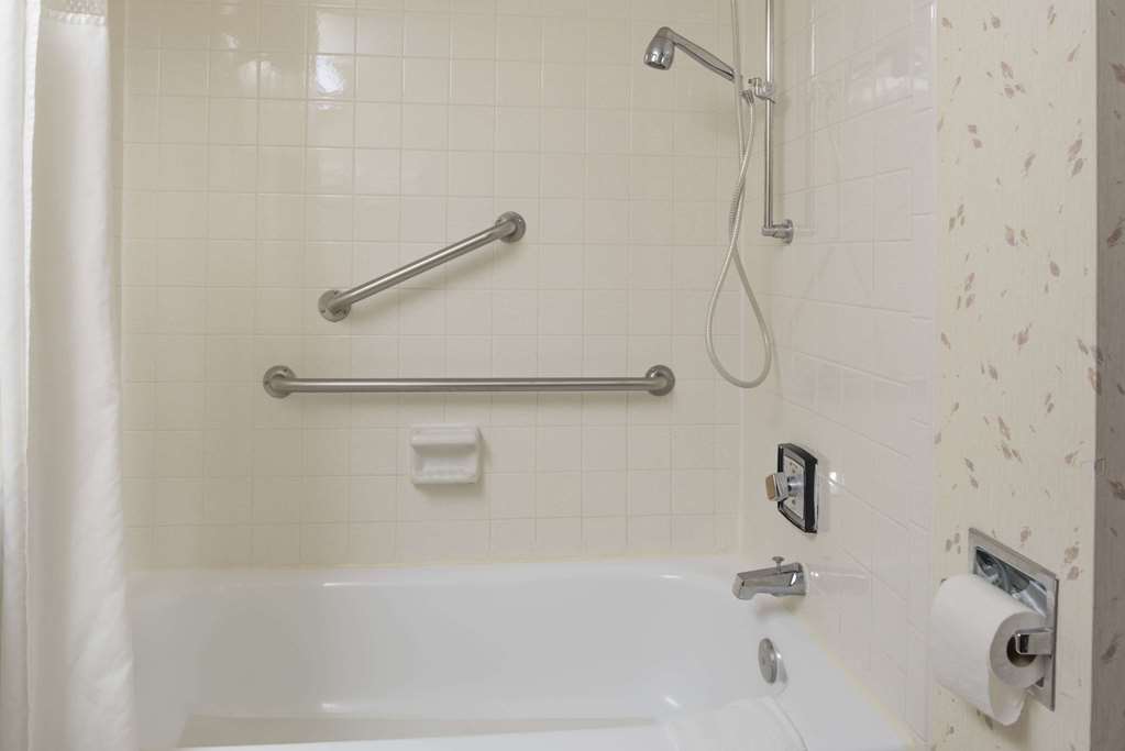 Ramada by Wyndham Grand Forks - photo 22