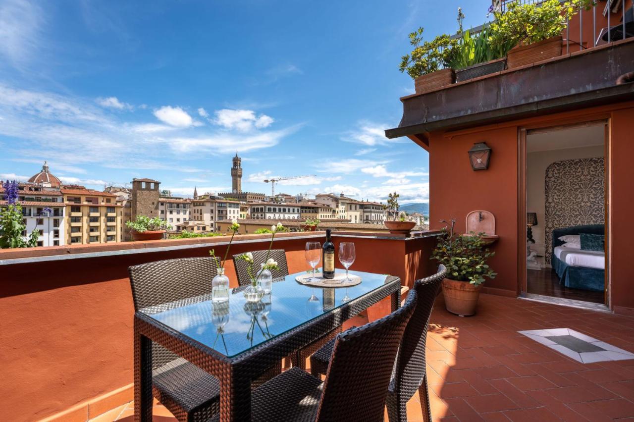 Apartments Florence Luxury River with Terrace — 4-Star Luxury Hotel in Florence, Italy