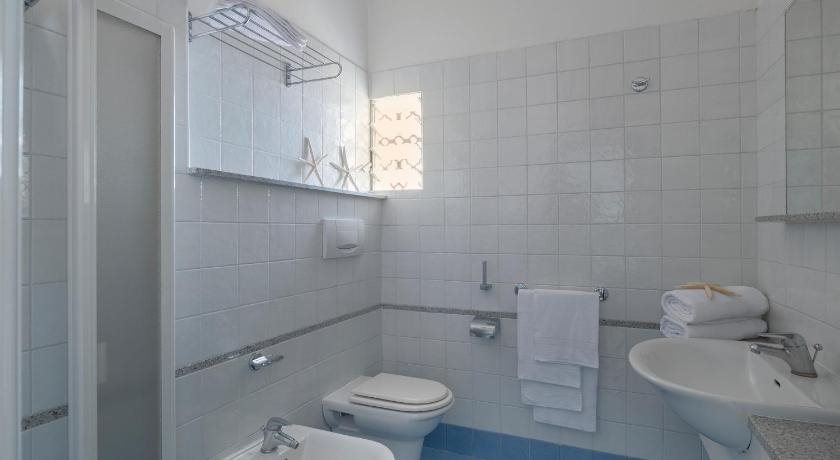 Hotel Capitol — Misano Adriatico — photo 2