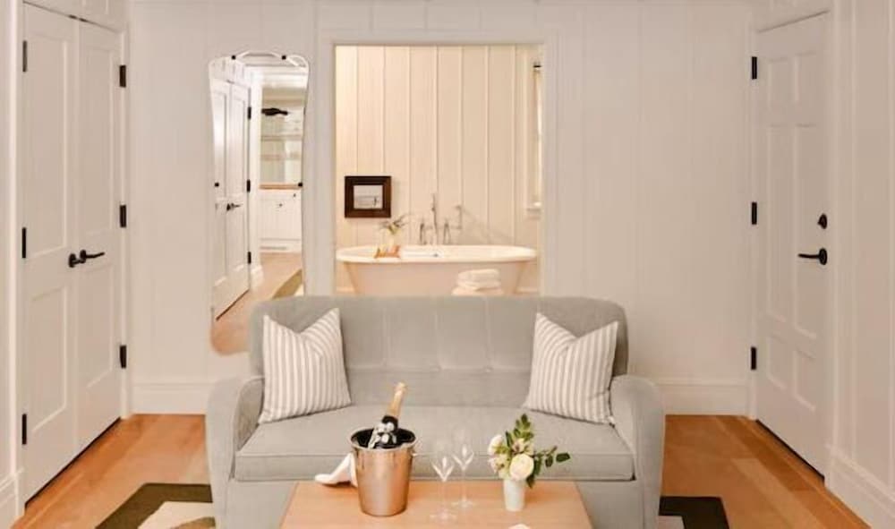 Canoe Place Inn and Cottages - photo 48