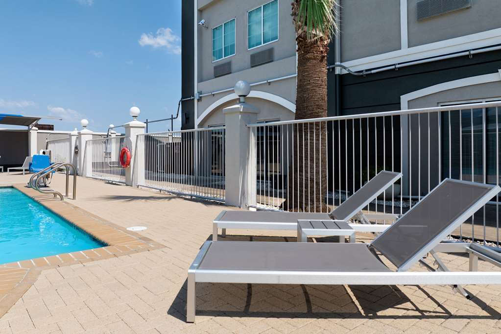 La Quinta Inn & Suites by Wyndham Raymondville - photo 24
