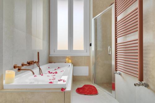 Luxury Apartment Milano Fiera LOTTO M1 — 4-Star Luxury Hotel in Milan, Italy