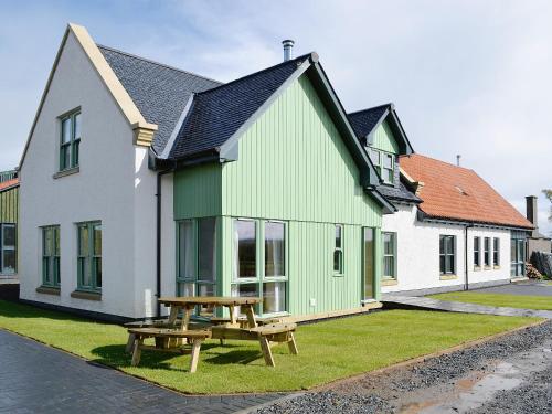 Petronella - carbon neutral hotel in Linlithgow