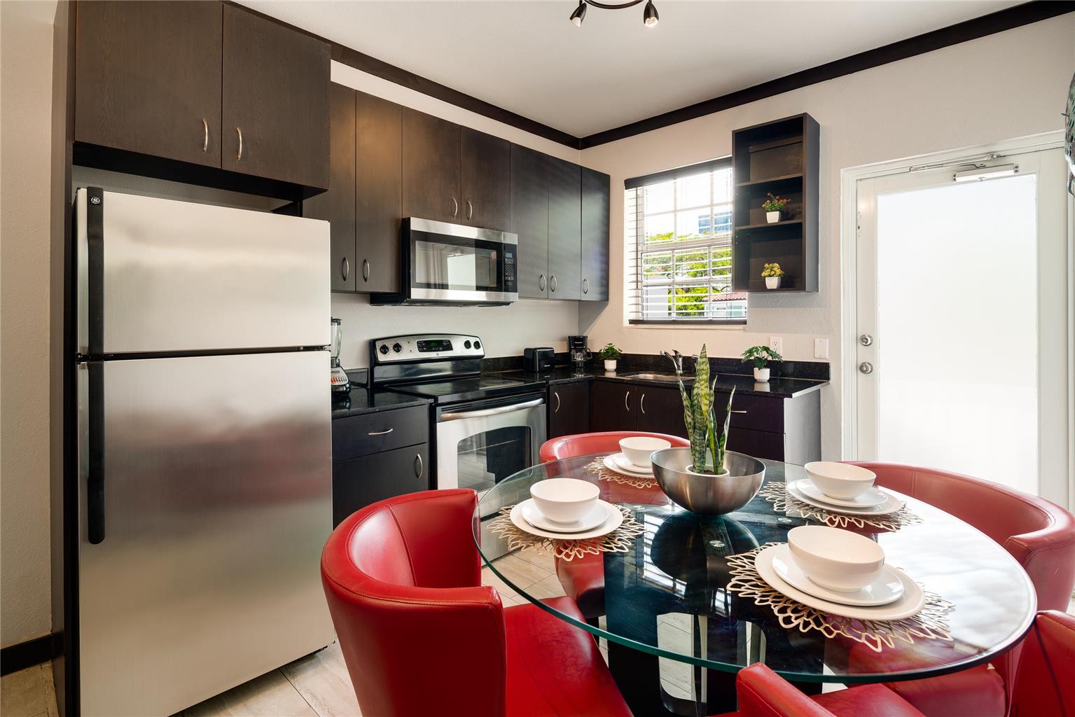Tradewinds Apartment Hotel - photo 10