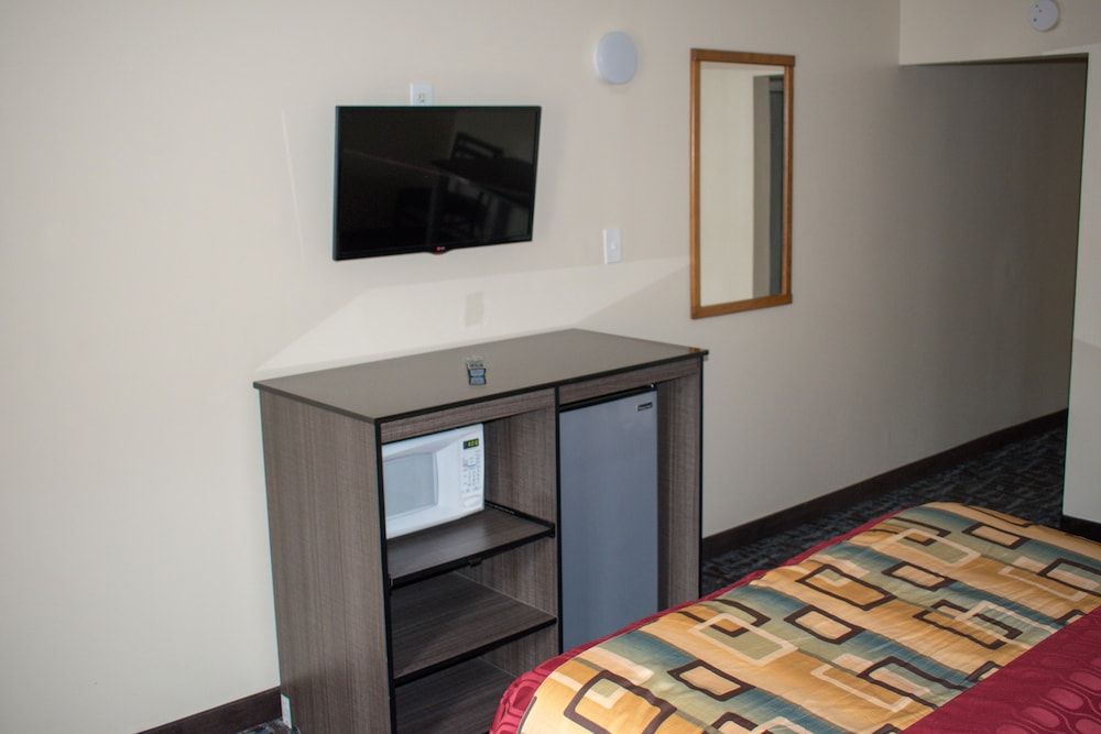 Inn Of Lenoir Motor Lodge - photo 14