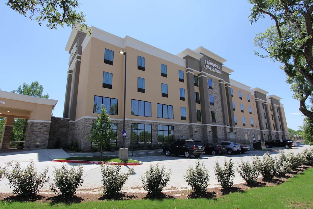 Hampton Inn & Suites Dallas Market Center - featured photo