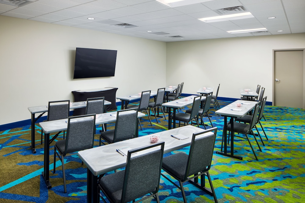Candlewood Suites Lebanon by IHG - photo 24