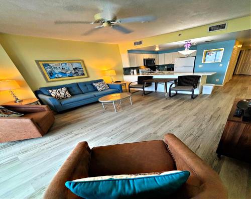 1 BR Direct Oceanfront Condo Wyndham Ocean Walk Resort Daytona Funland 703 in Daytona Beach, United States