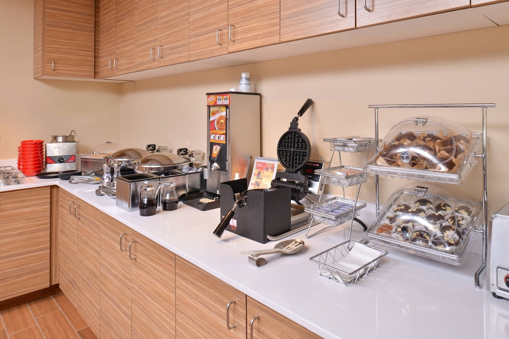 TownePlace Suites by Marriott Gillette - photo 34