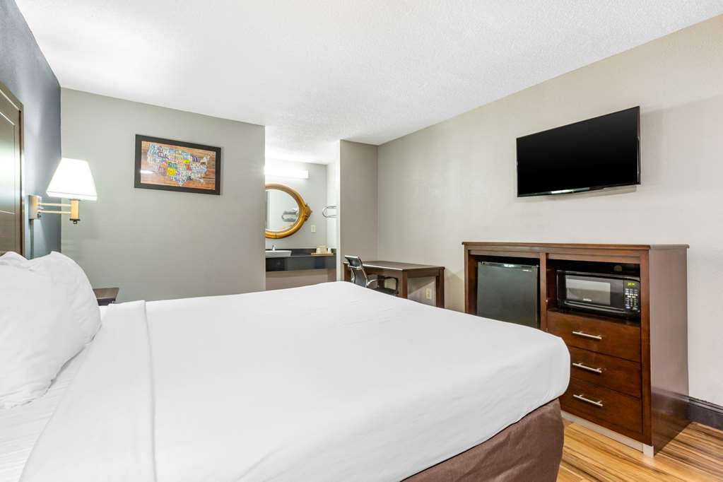 Econo Lodge Rock Hill - photo 13