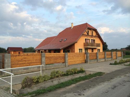 Bíbic Vendégházak - carbon neutral hotel in Nagybajom