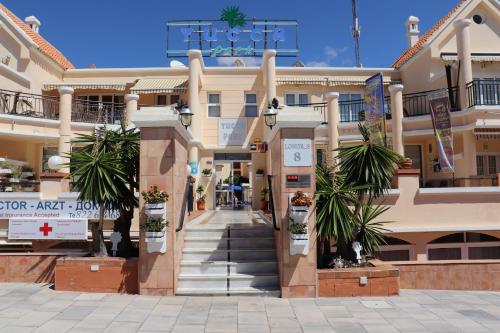 FaA abe Apartamento Yucca Park 2 — 4-Star Luxury Hotel in Adeje, Spain