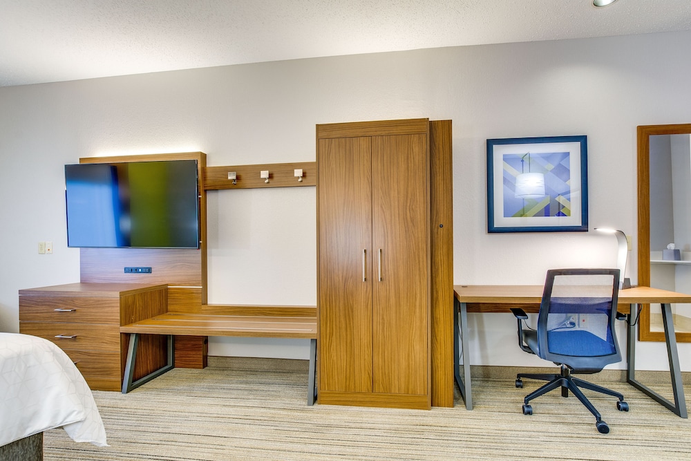 Holiday Inn Express Vincennes by IHG - photo 2