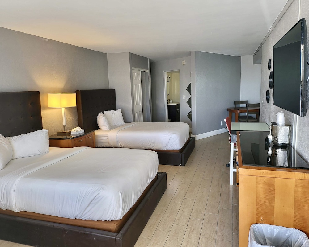 Chateau Mar Beach Resort - photo 6
