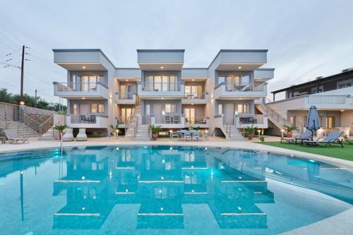 Comfy Apartmt Near Beach with Pool Dining Area — 4-Star Luxury Hotel in Rethymno, Greece