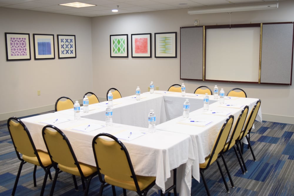 Holiday Inn Express Hotel & Suites West I 10 by IHG - photo 58