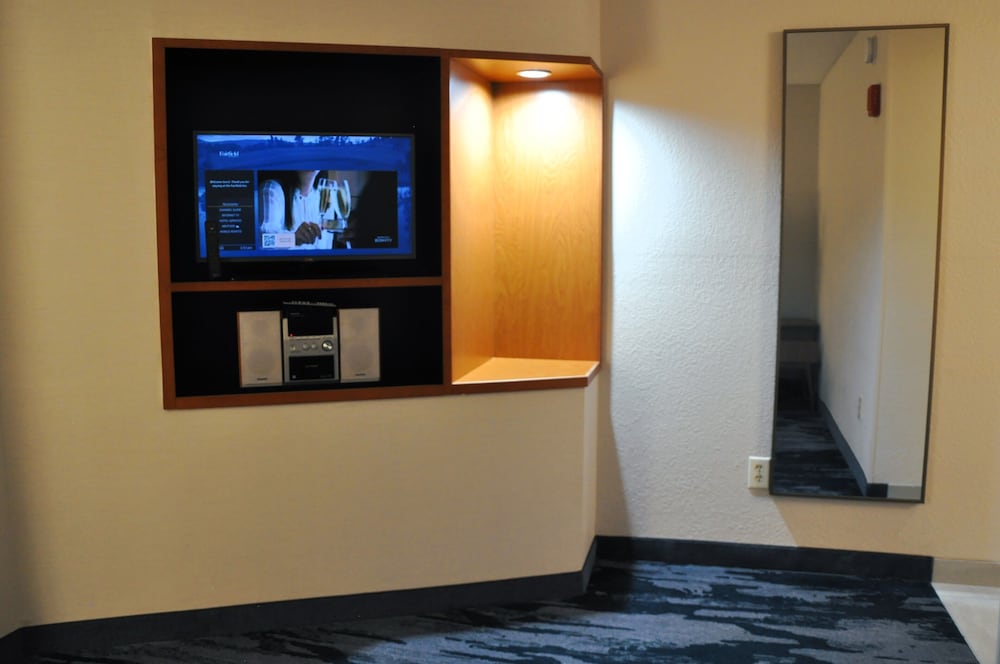 Fairfield Inn & Suites Jacksonville Airport - photo 8