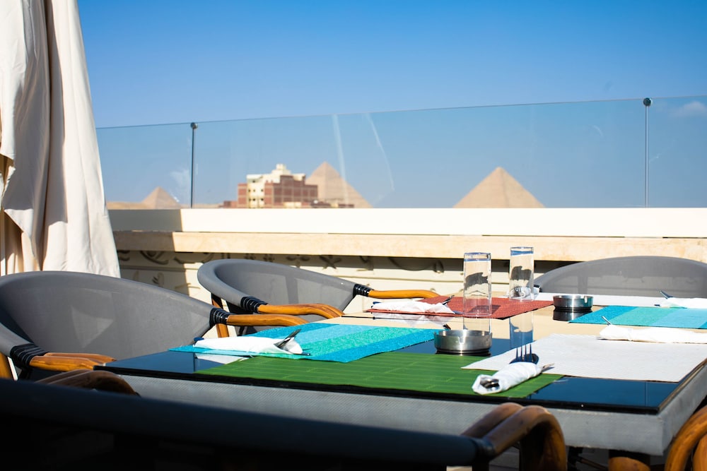 Pyramids Chill Out - carbon neutral hotel in Giza