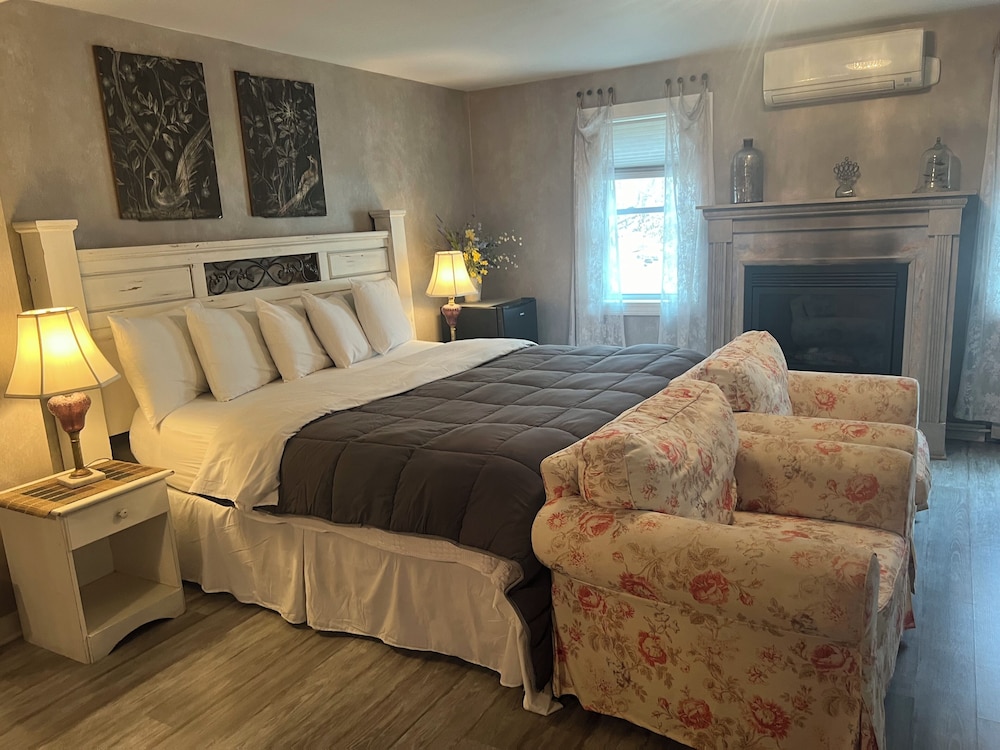 The Vermont Inn - photo 41