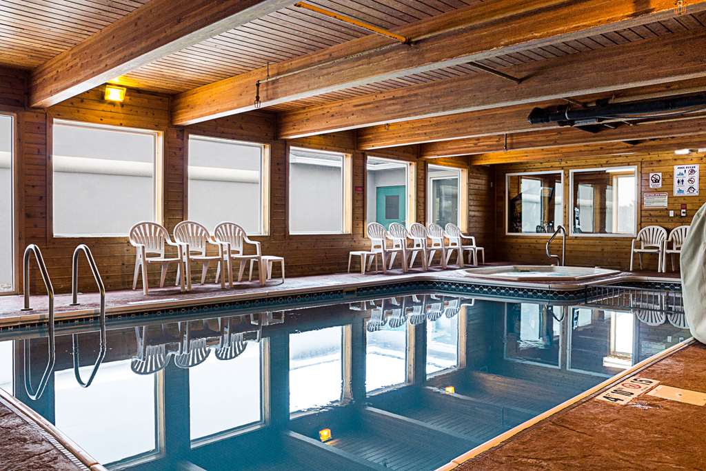 MainStay Suites Fargo I 94 Medical Center - photo 32