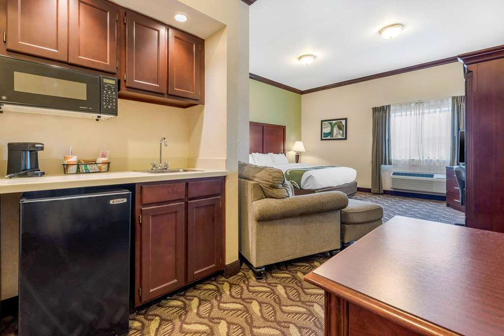 Quality Inn & Suites Zanesville City Center - photo 7