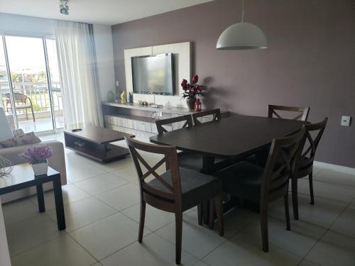 Apto Completo l Excelente Vista em Golf Ville Resort in Aquiraz, Brasil