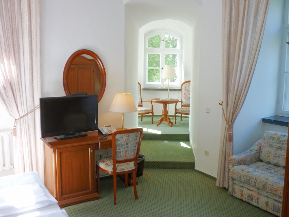 Schloss Spyker — Bergen Auf Ruegen — photo 5
