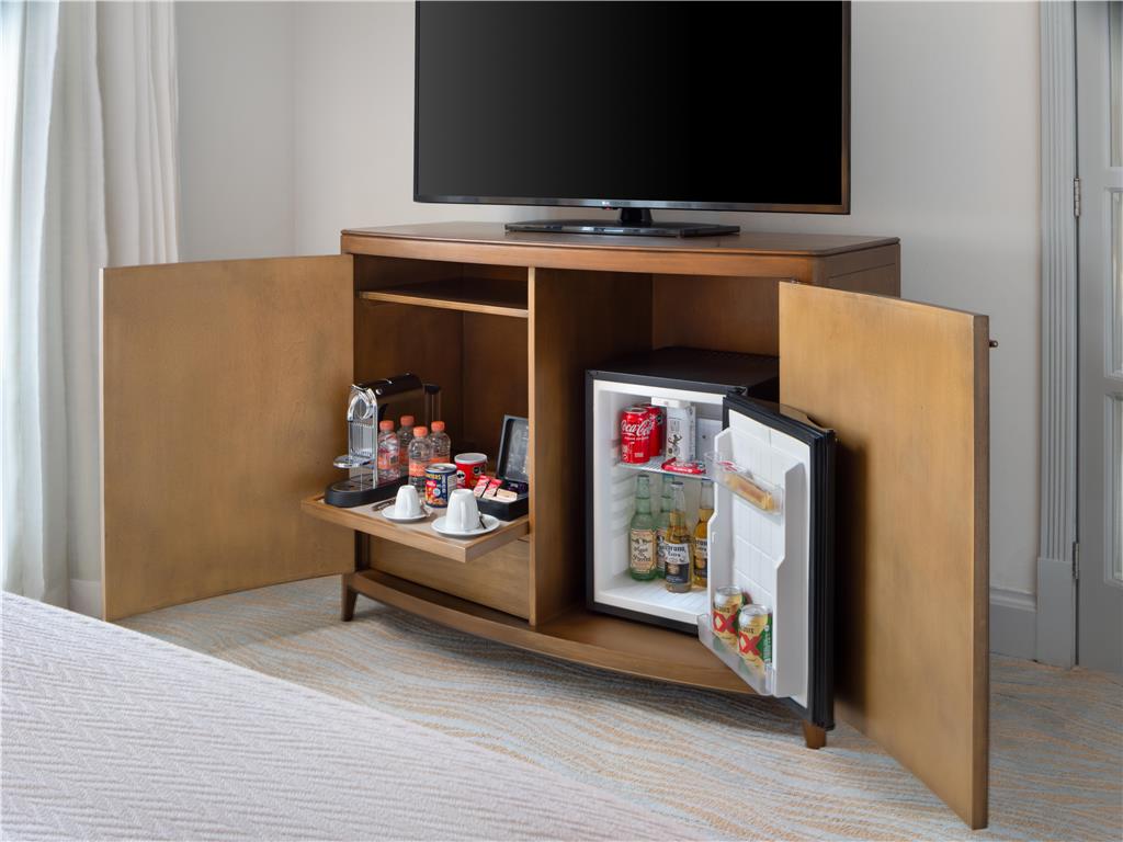 KICUN1_JAphotography_ Saasil Suite_ Mini Bar.tif